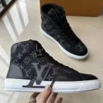 Louis Vuitton LV Men Rivoli Sneaker Boot-Black 1AARCE