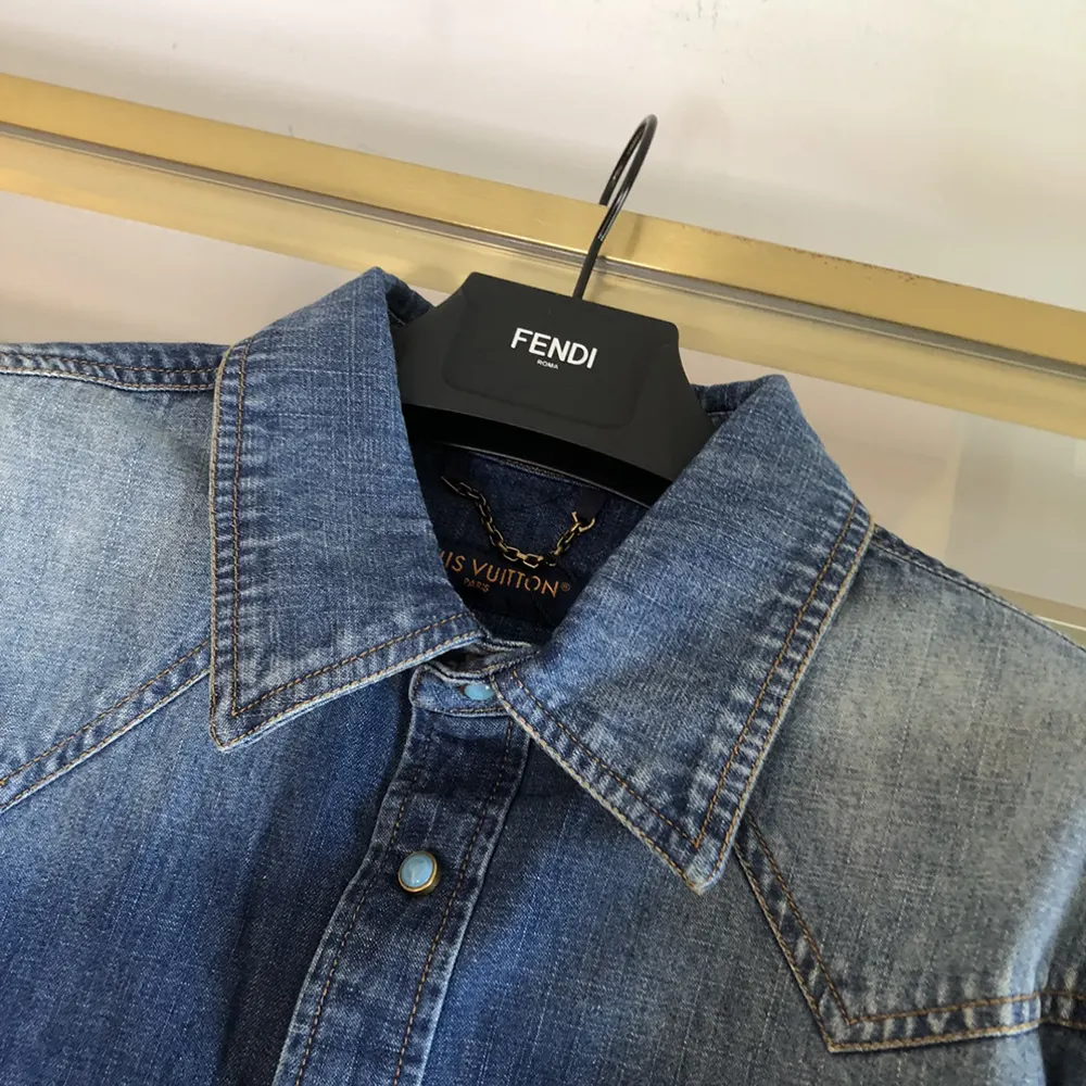 Louis Vuitton Men Fitted Long-Sleeved Denim Shirt 1AFXL5