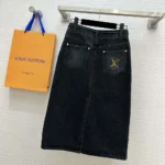 Gonna midi in denim con patch LV in stile nautico da donna Louis Vuitton 1AFLLA