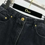 Gonna midi in denim con patch LV in stile nautico da donna Louis Vuitton 1AFLLA