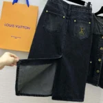 Gonna midi in denim con patch LV in stile nautico da donna Louis Vuitton 1AFLLA