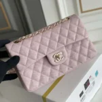 Chanel Damen Kleine Klassische Handtasche Aus Glänzendem Kalbsleder In Goldfarbenem Metall - Hellrosa