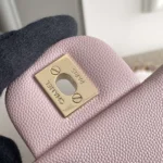 Chanel Damen Kleine Klassische Handtasche Aus Glänzendem Kalbsleder In Goldfarbenem Metall - Hellrosa