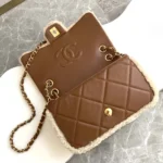 Sac à rabat Chanel pour femme en cuir d'agneau retourné - Marron