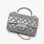 Borsa a mano Chanel Mini Classic da donna con manico superiore in pelle di vitello verniciata - Grigio