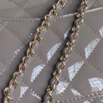 Borsa a mano Chanel Mini Classic da donna con manico superiore in pelle di vitello verniciata - Grigio