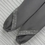 Louis Vuitton Damen Jogginghose mit Monogramm-Akzent-Strick-Grau 1AGCKE