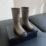 Stivali da pioggia Chanel da donna CC Monogram Bicolor Marrone Nero