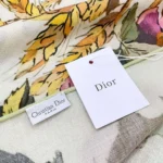 Dior Sciarpa quadrata unisex Dior 4 Saisons Été Soleil 90 Twill di seta multicolore ecru