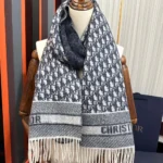 Sciarpa Dior Unisex Oblique in cashmere écru e blu navy