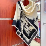 Foulard carré unisexe Dior Paris 90 en twill de soie écru et noir