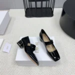Escarpin Miss Dior pour femme en cuir de veau verni noir KCV268VNI