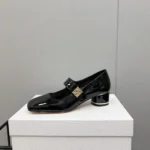 Escarpin Miss Dior pour femme en cuir de veau verni noir KCV268VNI
