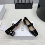 Escarpin Miss Dior pour femme en cuir de veau verni noir KCV268VNI