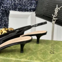 Gucci Women Slingback with Gucci Marina Chain 794372BNC801000 (1)
