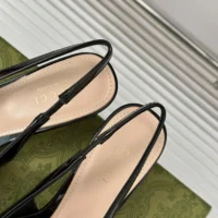 Gucci Women Slingback with Gucci Marina Chain 794372BNC801000 (1)