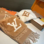Louis Vuitton Unisex Cold Reykjavik Halsduk-Beige M74354