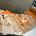 Louis Vuitton Unisex Cold Reykjavik Halsduk-Beige M74354