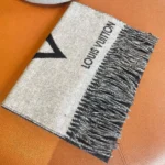 Louis Vuitton Unisex Graphic Dual Scarf-Black M79097