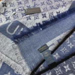 Louis Vuitton Unisex Lock And Go Shine Shawl-Navy M79942