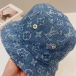 Sombrero de pescador unisex Louis Vuitton Monogram Essential - Azul M78772