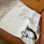 Louis Vuitton Unisex Reykjavik Scarf-Light Grey M90838