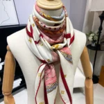 Louis Vuitton Mujer Navidad Vivienne Square 90-Rosa M79294