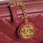 Chanel Damen Classic 11.12 Handtasche aus genarbtem, glänzendem Kalbsleder, goldfarbenes Metall, Weiß