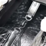 Dior Damen Große Dior Toujours Tasche Schwarzes Macrocannage-Kalbsleder in Knitteroptik