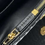 Borsa a patta Dior da donna Miss Dior nera, trapuntata Miss Dior in pelle di vitello integrale