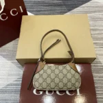 Gucci Damen GG Emblem Super Mini Schultertasche 820696FAD6L9758