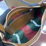 Gucci Damen GG Emblem Super Mini Schultertasche 820696FAD6L9758