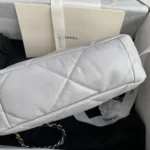 Borsa a mano Chanel da donna modello 19 in pelle di agnello lucida color oro, color argento e rutenio-grigio chiaro