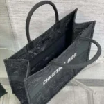 Borsa a tracolla grande Dior da donna, nera, con ricamo a farfalla in pizzo a D