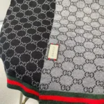 Écharpe unisexe Gucci en laine et soie jacquard GG - Noir