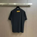 Louis Vuitton Herren Geprägtes LV T-Shirt-Schwarz 1AGIJ4