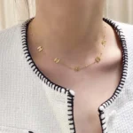 Collana lunga Chanel CC da donna in metallo