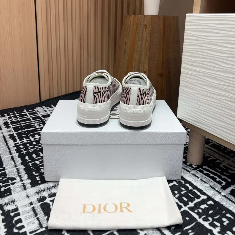 Dior Women Walk’n’Dior Platform Sneaker Embroidered Cotton-Pink