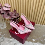 Gucci Women Pump with Crystals Light Pink Satin 812192FAD2V5741Gucci Women Pump with Crystals Light Pink Satin 812192FAD2V5741