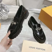 Louis Vuitton LV Women District Flat Loafer-Black 1AGXI3 (1)