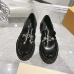 Mocasín plano Louis Vuitton LV District para mujer, negro, 1AGXI3