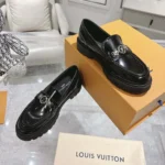 Mocasín plano Louis Vuitton LV District para mujer, negro, 1AGXI3
