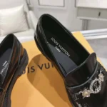 Mocasín plano Louis Vuitton LV District para mujer, negro, 1AGXI3