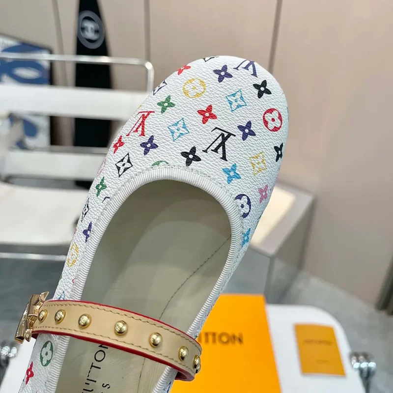 https://www.lulux.ru/wp-content/uploads/2025/02/Louis-Vuitton-LV-Women-LV-x-TM-Romy-Flat-Ballerina-1AGVFM-4.webp