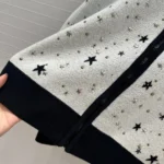 Dior Herr Bomberjacka Svart och Vit Kashmirblandad Stickad Jacka med Flerfärgat Dior Astralmotiv