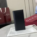 Gucci Unisex GG Emblem Bi Fold Embossed Card Case-Black 818953AAEQ81000