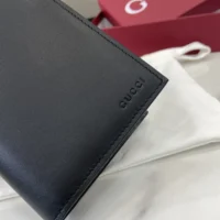 Gucci Unisex GG Emblem Bi Fold Embossed Card Case-Black 818953AAEQ81000 (1)