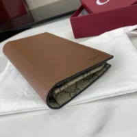 Gucci Unisex GG Emblem Bi Fold Embossed Card Case-Brown 818953AAEQ72747 (1)