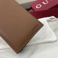 Gucci Unisex GG Emblem Bi Fold Embossed Card Case-Brown 818953AAEQ72747 (1)