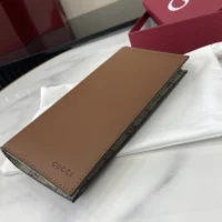 Gucci Unisex GG Emblem Bi Fold Embossed Card Case-Brown 818953AAEQ72747 (1)